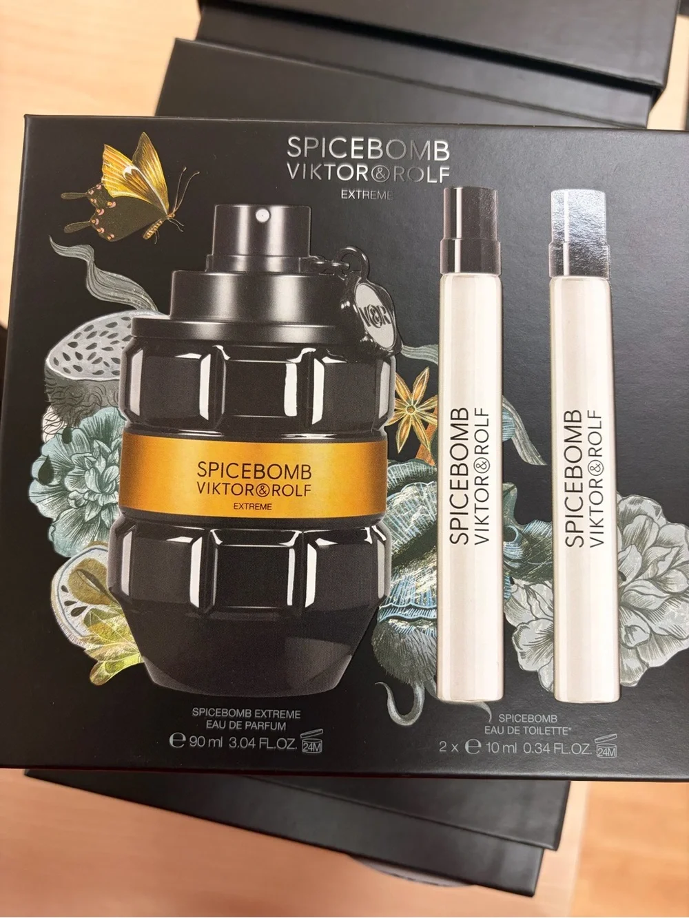 Viktor & Rolf Spicebomb Extreme Gift set- Black with Gold Accent holiday set